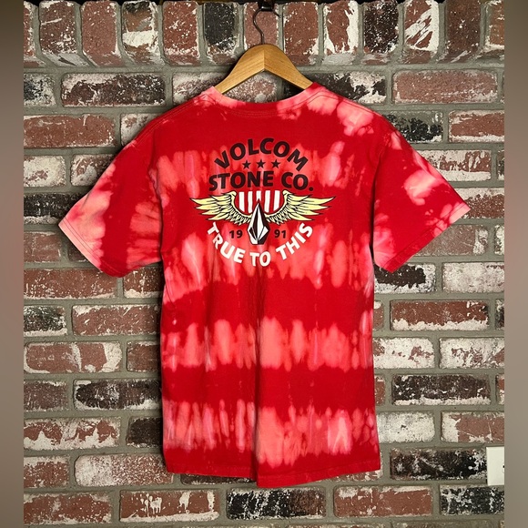 Men’s Volcom Stone Co. True to This Red and White Striped Tie-Dye Tee - Picture 1 of 6